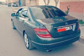 Mercedes, 220, Nador
